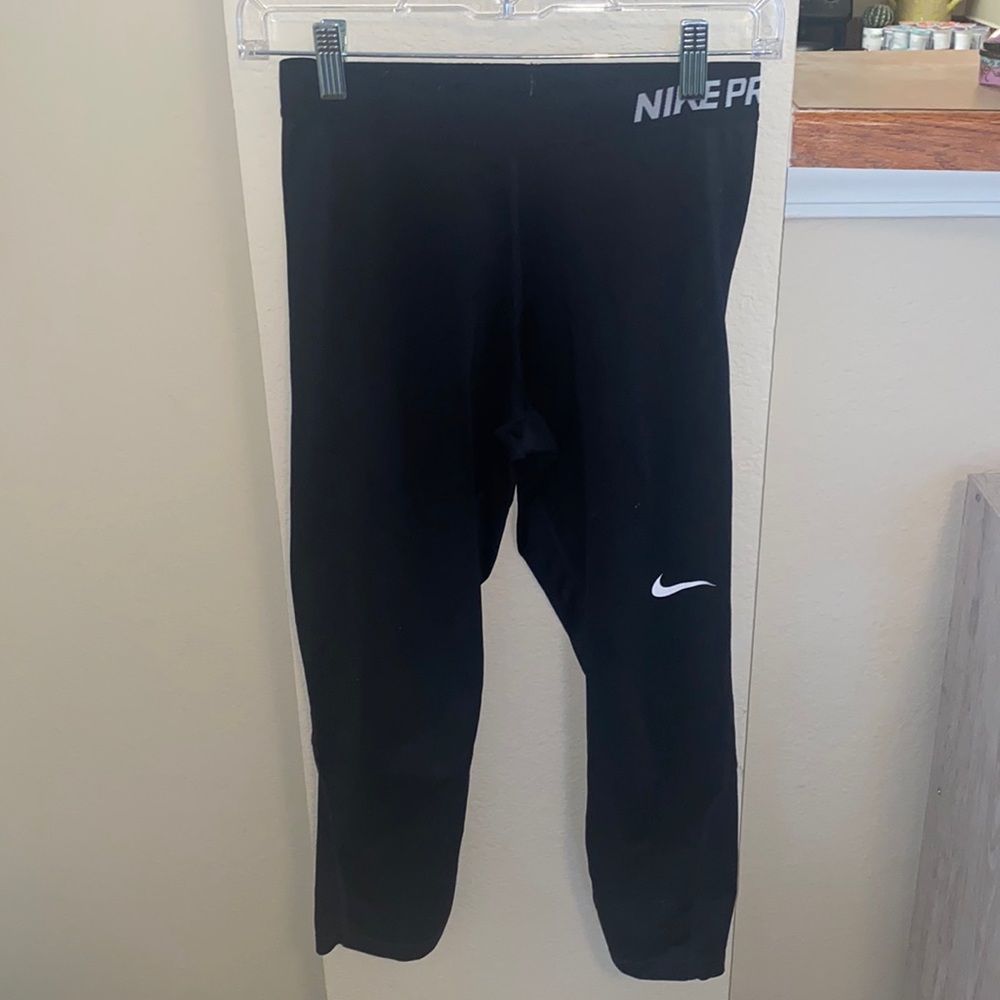 Black Nike Pro Capris